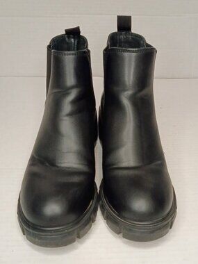 Steve Madden Hamlet Black Chelsea Lug Sole Ankle Boots Women’s Size 7M